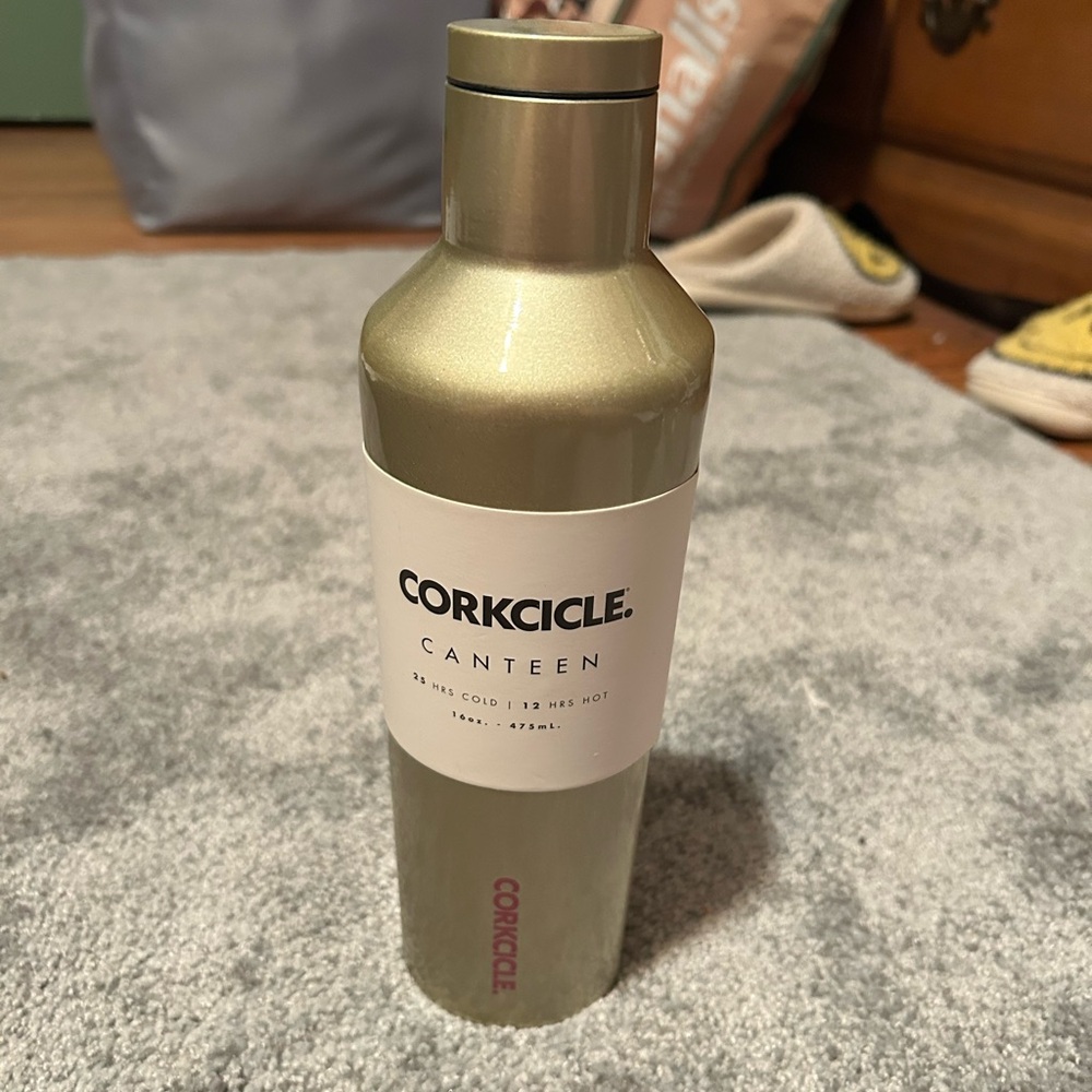 NWT Corkcicle Metallic Gold Canteen